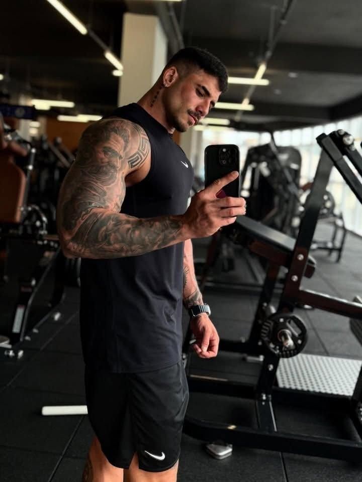 <em><strong>Oliver K.</strong></em>